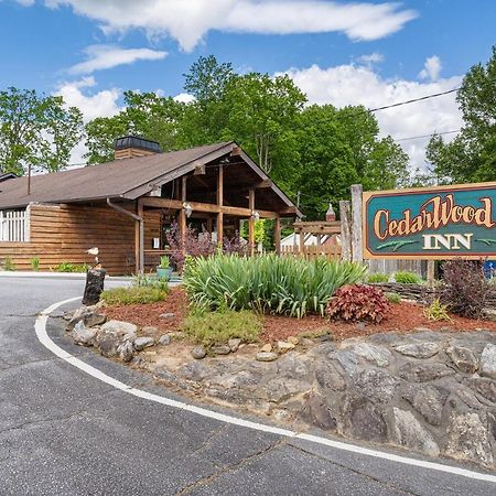 Cedarwood Inn Хендерсънвил Екстериор снимка