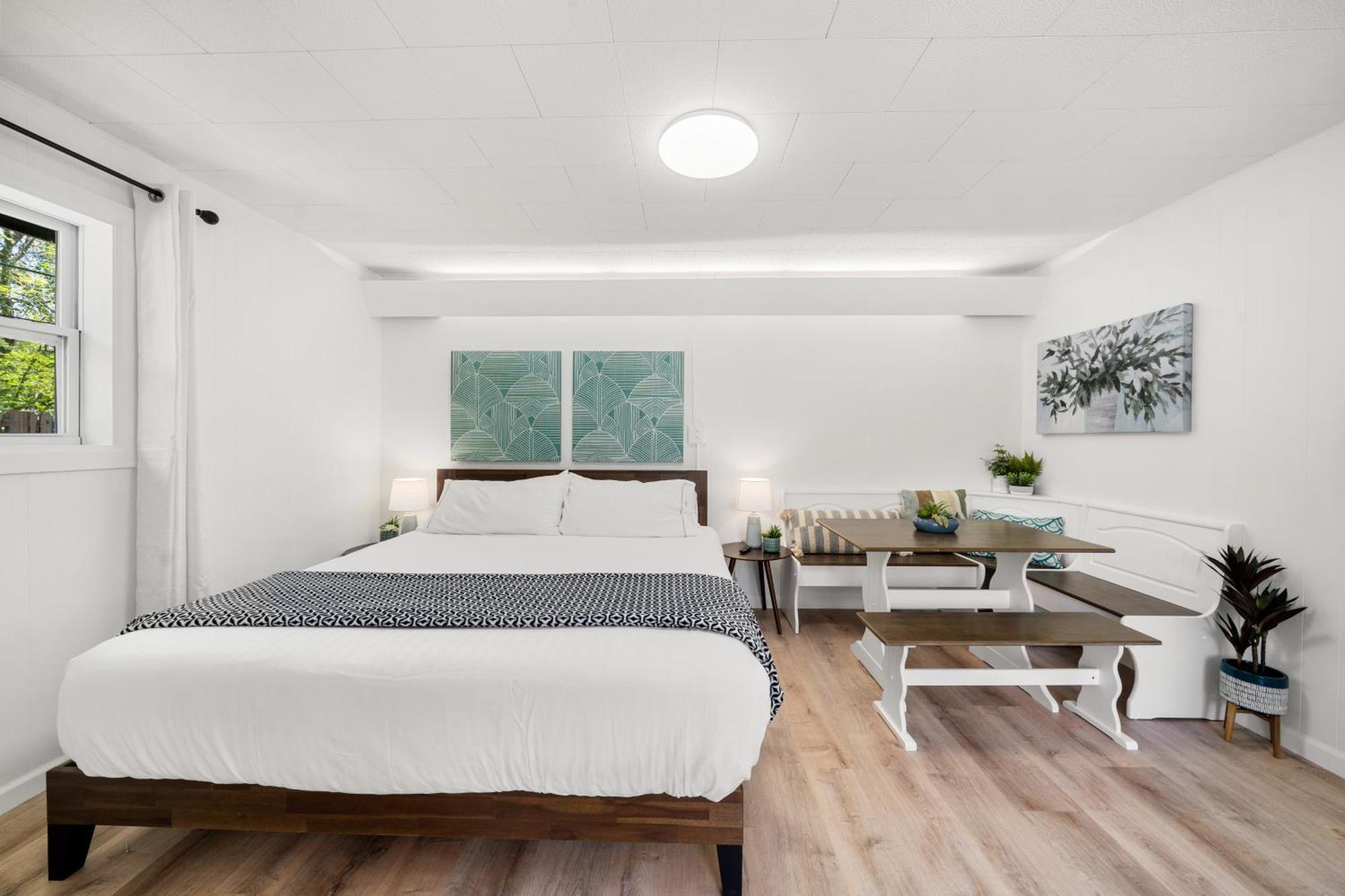 Cedarwood Inn Хендерсънвил Екстериор снимка